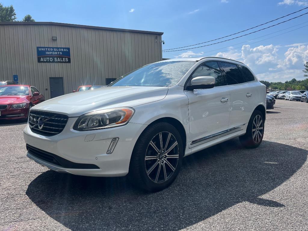 2015 Volvo XC60 - $12,197
