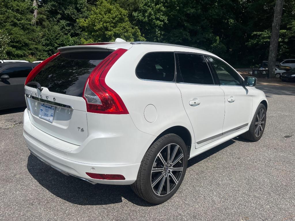 2015 Volvo XC60 - $12,197