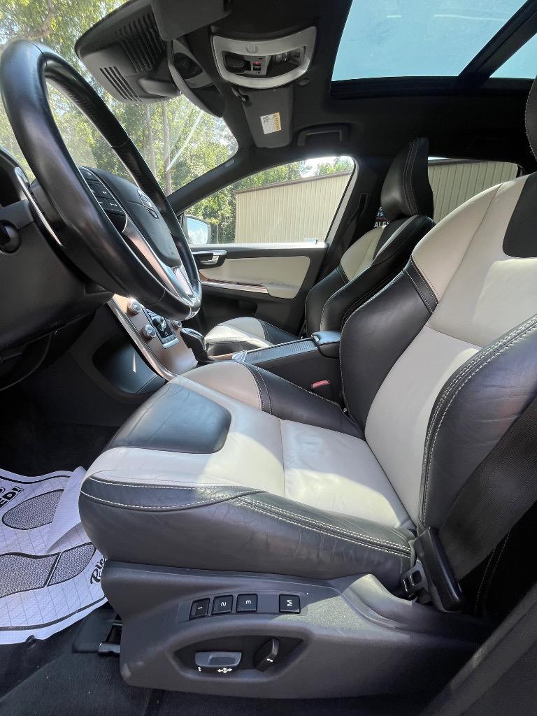 2015 Volvo XC60 - $12,197
