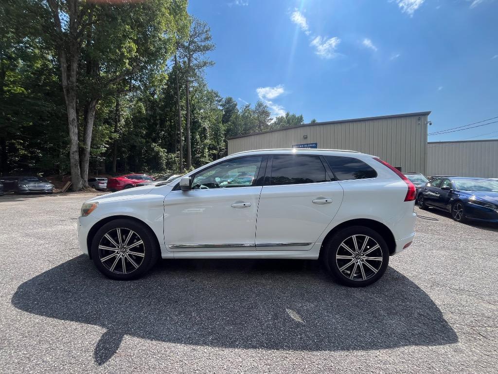 2015 Volvo XC60 - $12,197