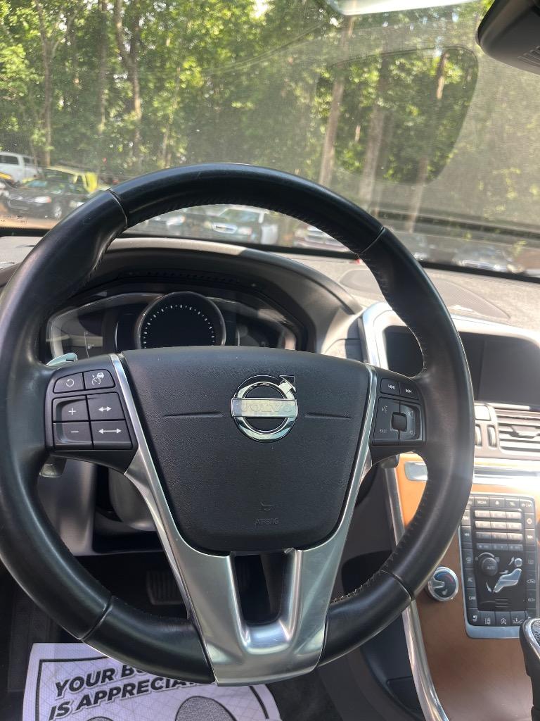 2015 Volvo XC60 - $12,197