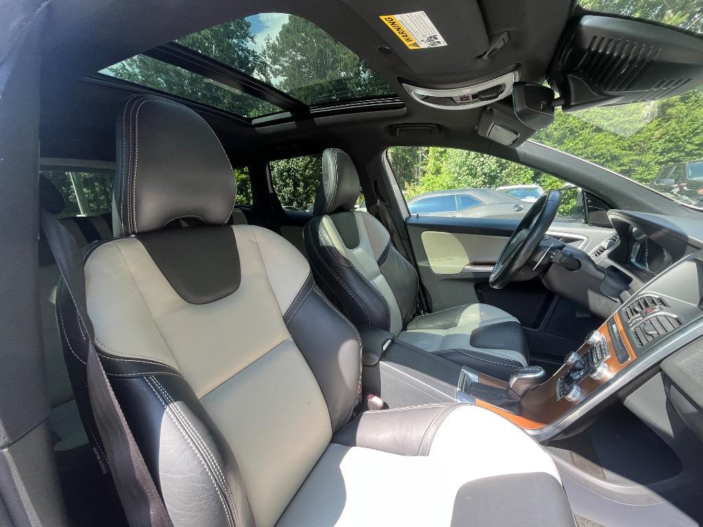 2015 Volvo XC60 - $12,197