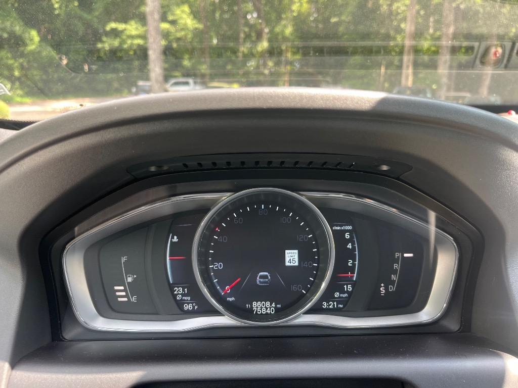 2015 Volvo XC60 - $12,197