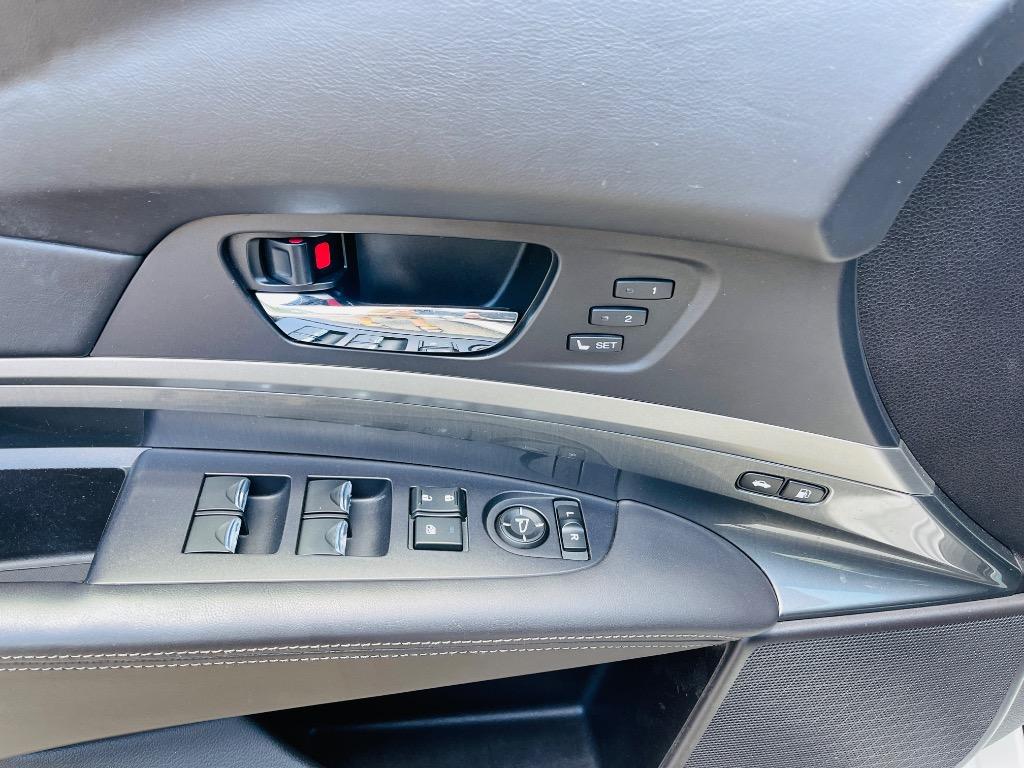 2014 Acura RL - $12,485