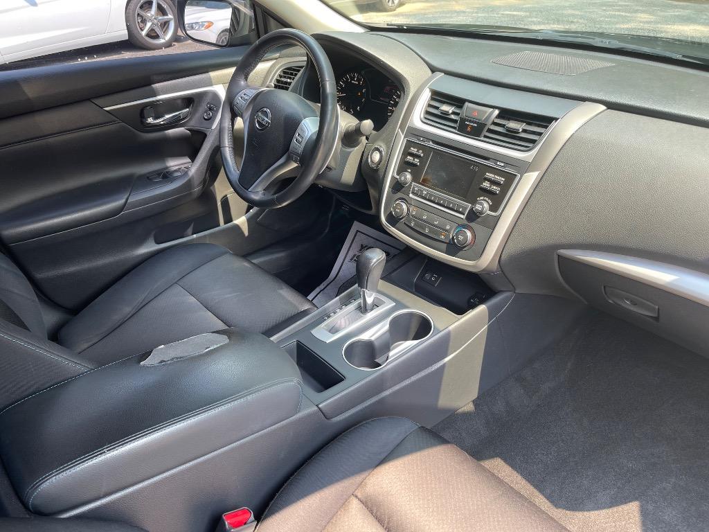 2017 Nissan Altima - $10,885