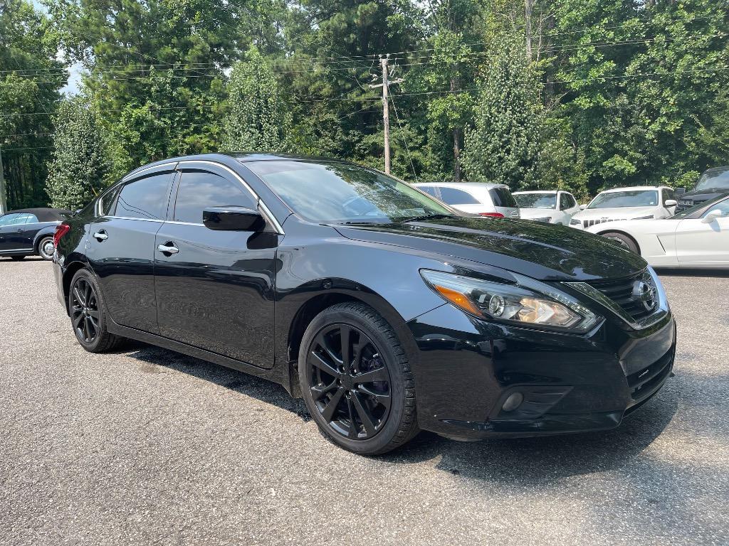 2017 Nissan Altima - $10,885