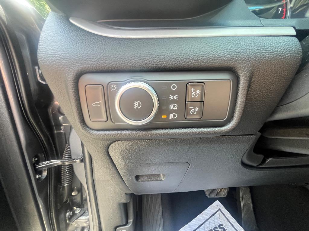 2021 Ford Explorer - $17,985