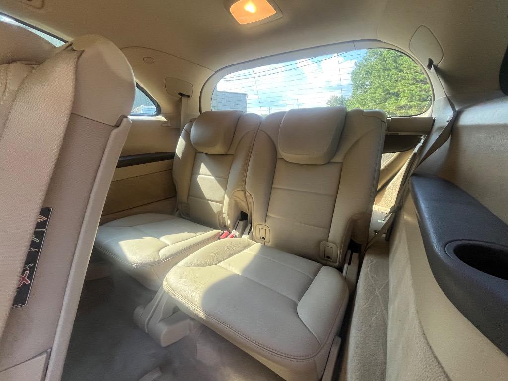 2011 Mercedes-Benz R-Class - $9,485