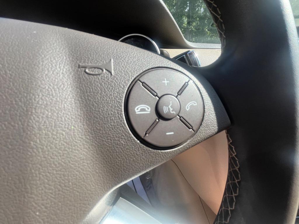 2011 Mercedes-Benz R-Class - $9,485