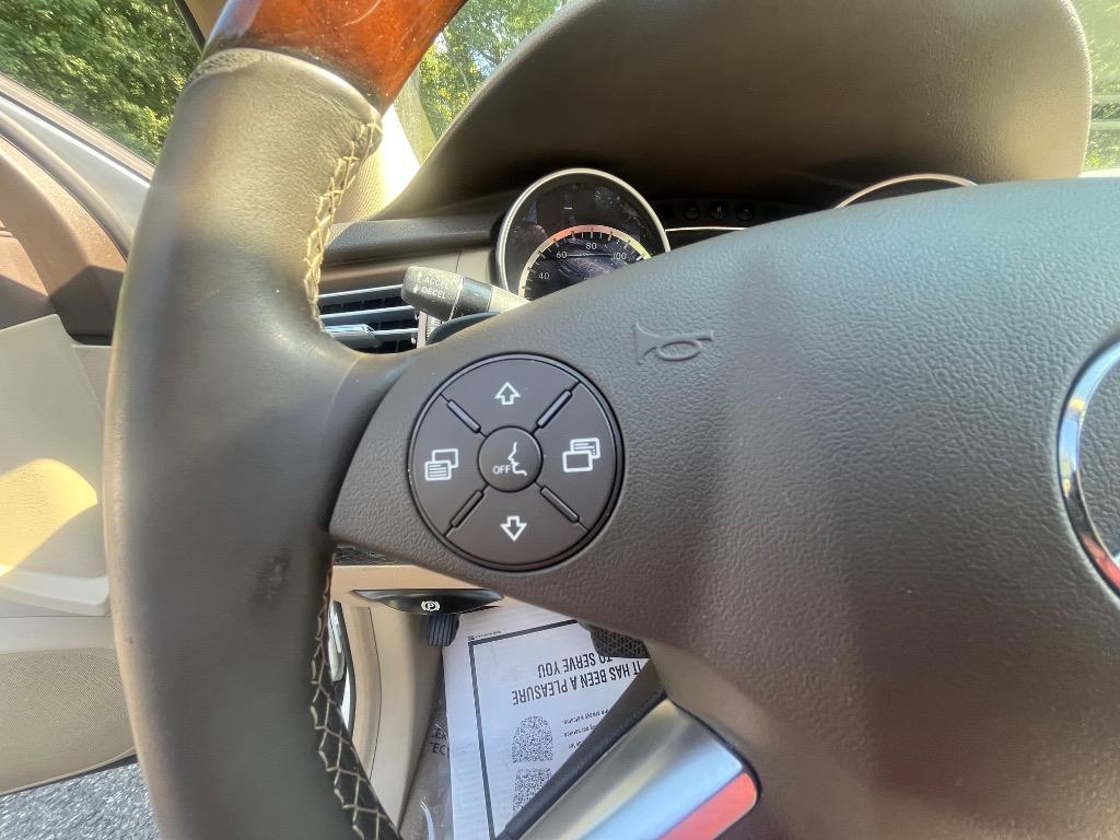 2011 Mercedes-Benz R-Class - $9,485