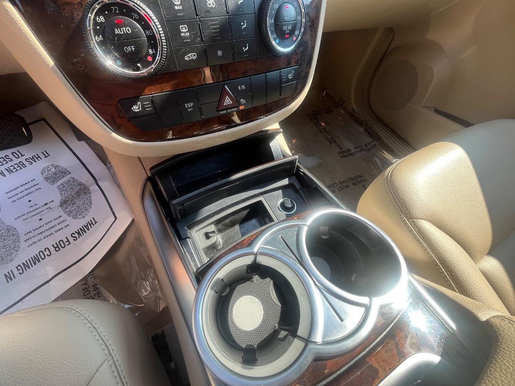 2011 Mercedes-Benz R-Class - $9,485