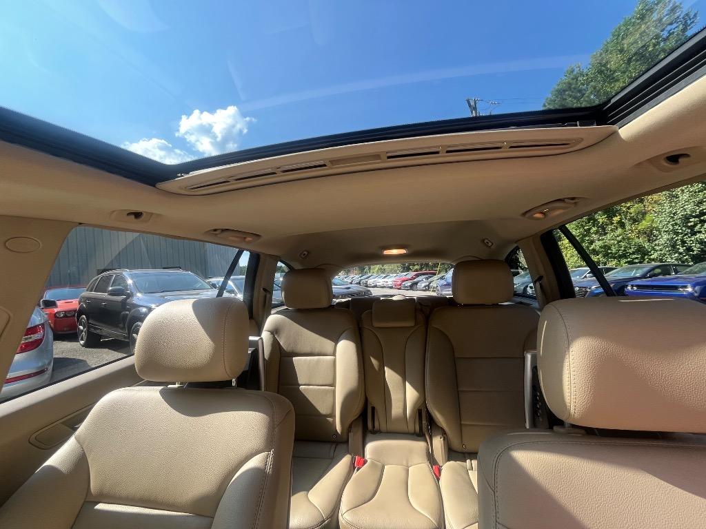 2011 Mercedes-Benz R-Class - $9,485