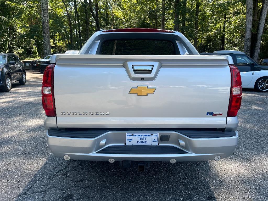 2013 Chevrolet Avalanche - $10,085