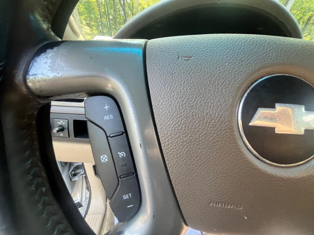 2013 Chevrolet Avalanche - $10,085