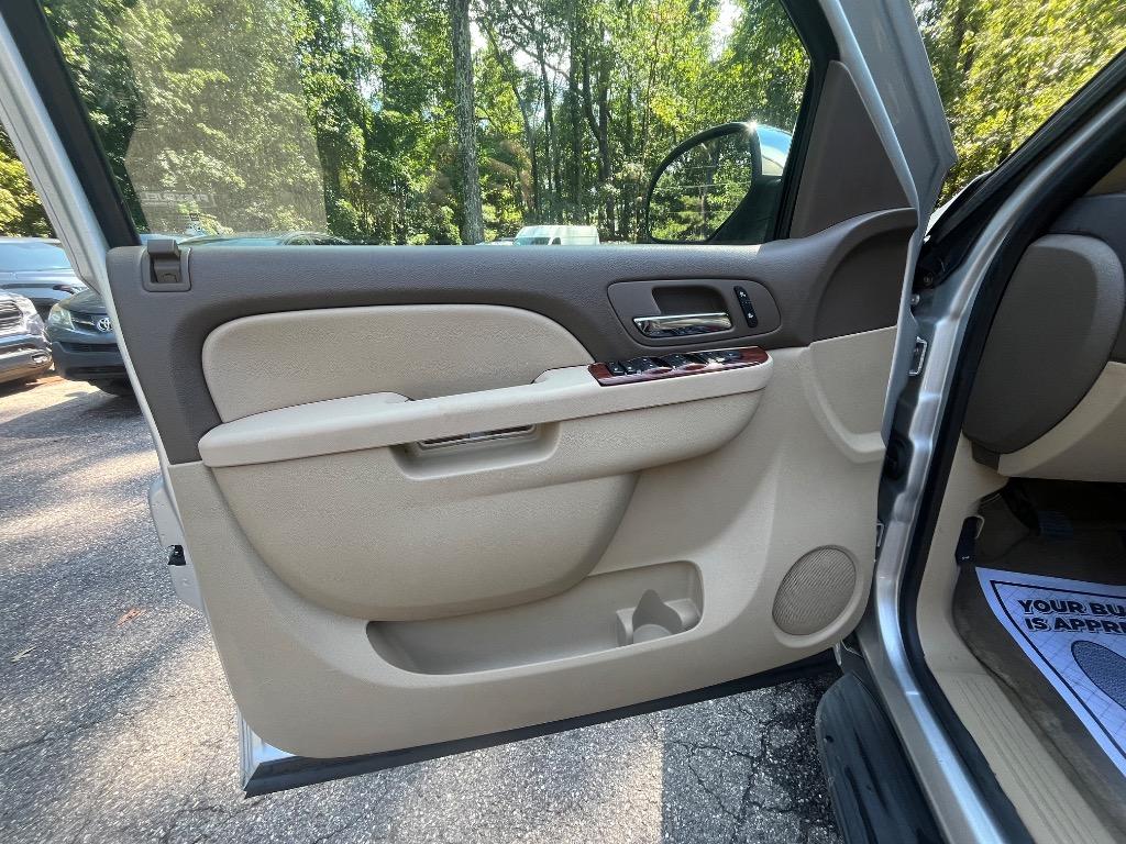 2013 Chevrolet Avalanche - $10,085