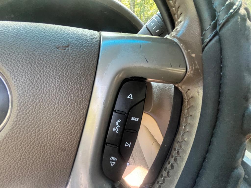 2013 Chevrolet Avalanche - $10,085