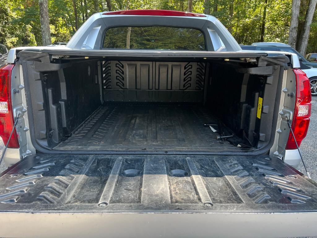 2013 Chevrolet Avalanche - $10,085
