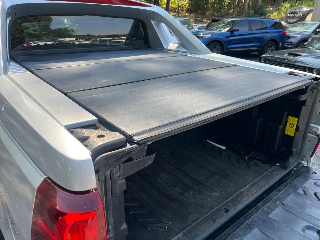 2013 Chevrolet Avalanche - $10,085