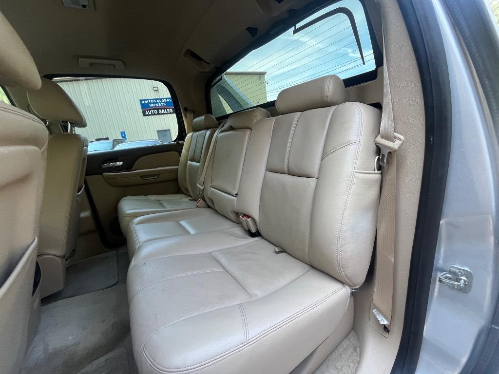 2013 Chevrolet Avalanche - $10,085