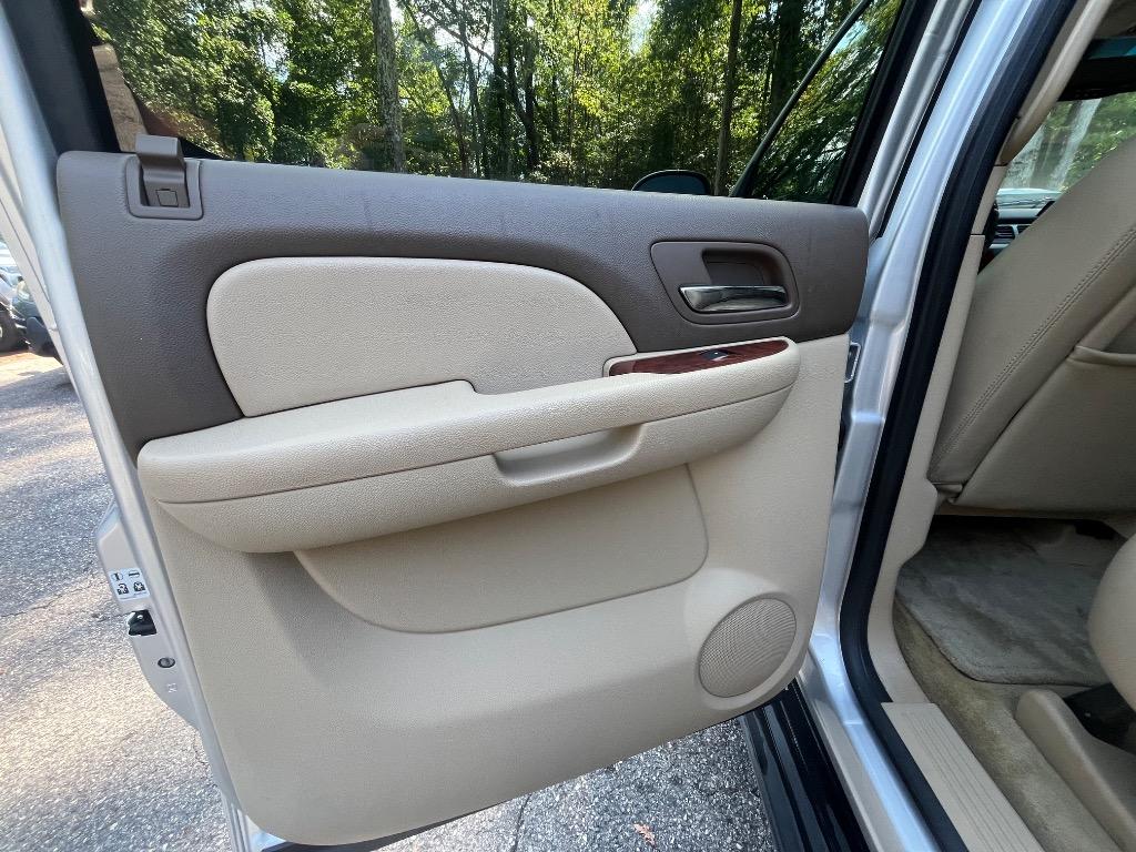 2013 Chevrolet Avalanche - $10,085
