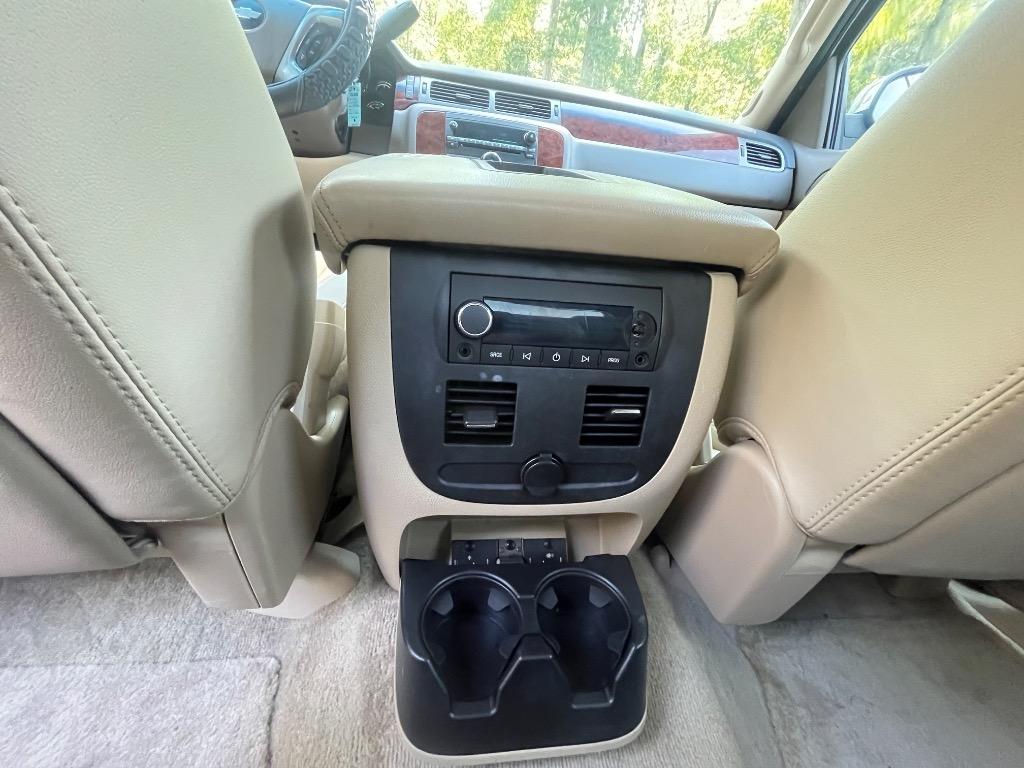 2013 Chevrolet Avalanche - $10,085