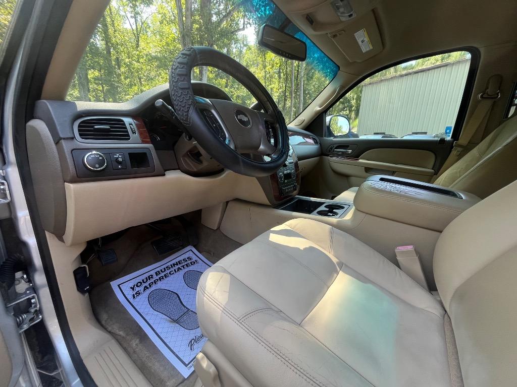 2013 Chevrolet Avalanche - $10,085
