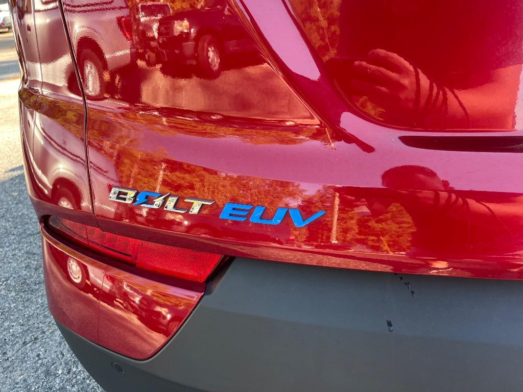 2023 Chevrolet Bolt - $18,985