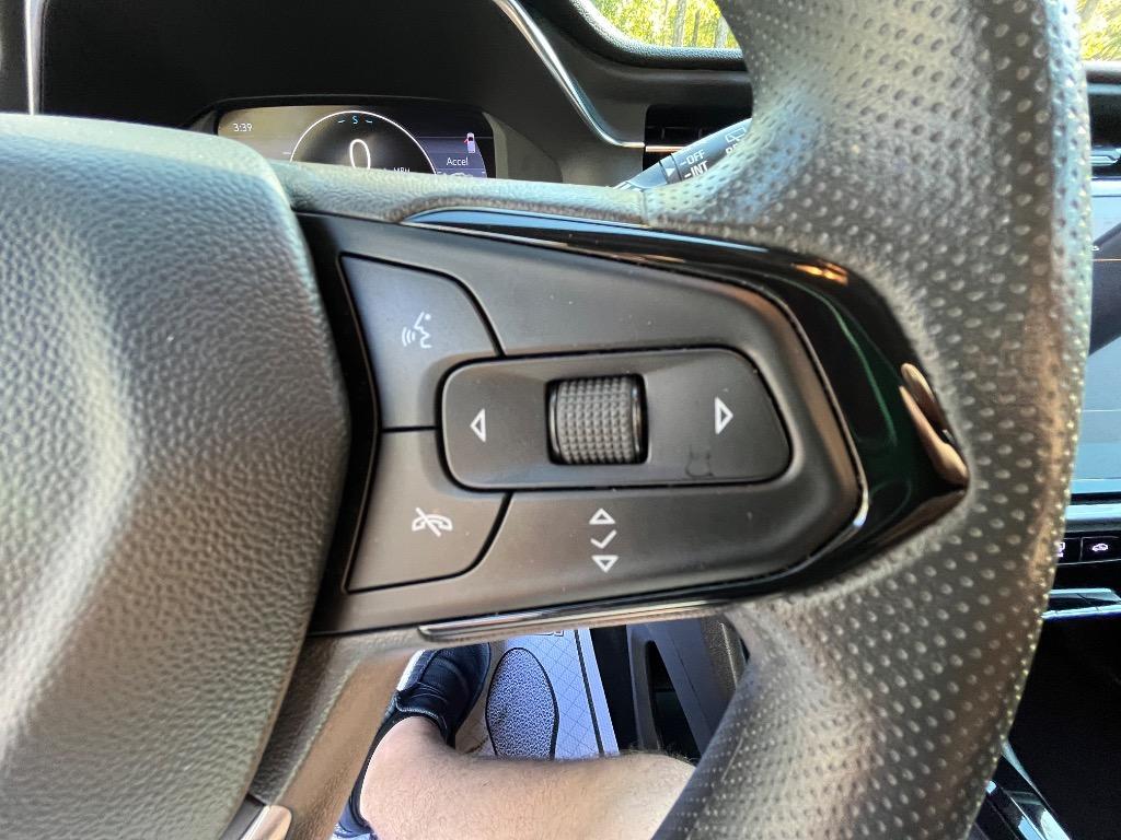 2023 Chevrolet Bolt - $18,985