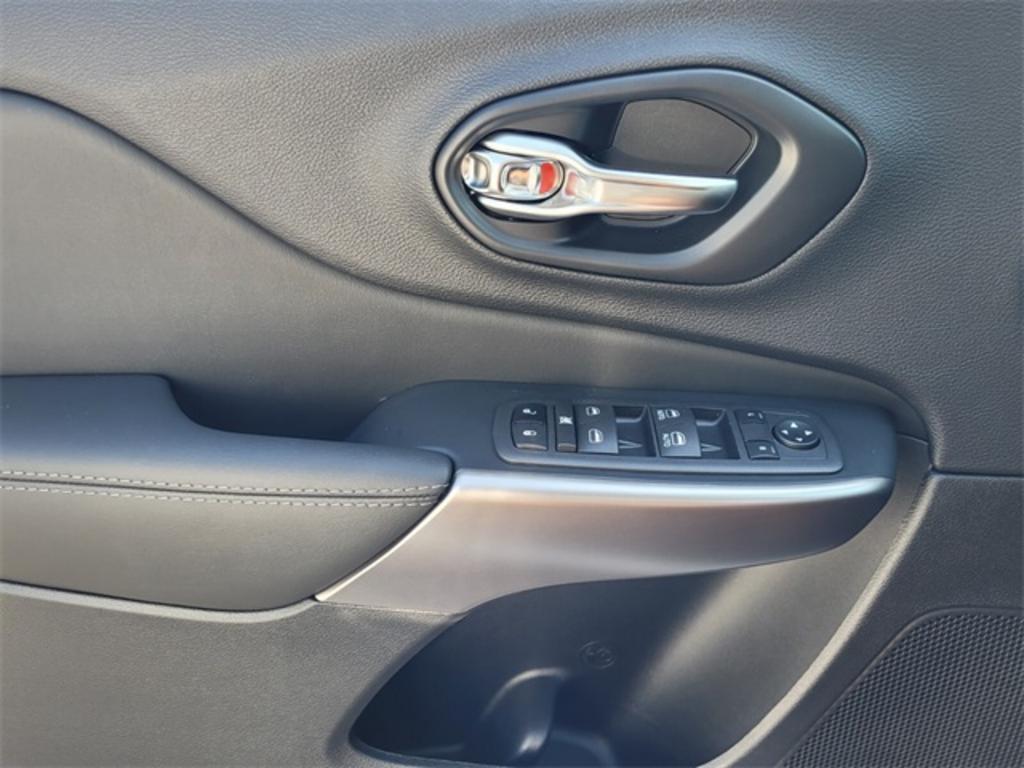 2022 Jeep Cherokee - $34,755