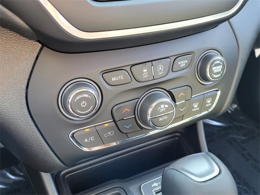 2022 Jeep Cherokee - $34,755