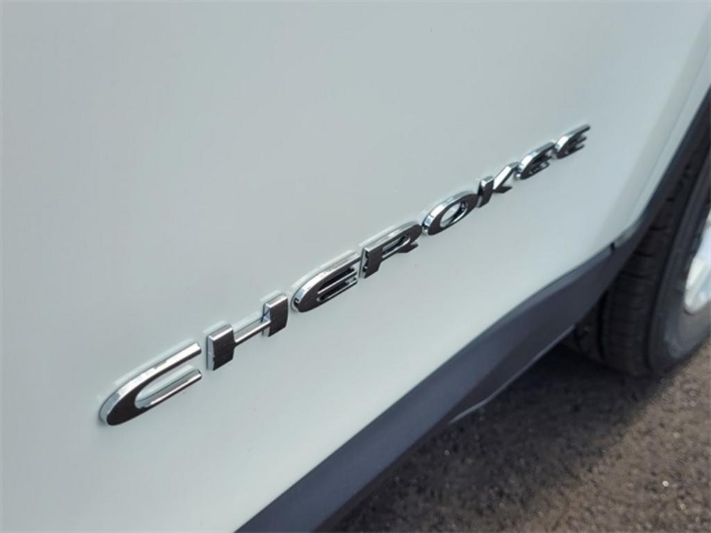 2022 Jeep Cherokee - $34,755