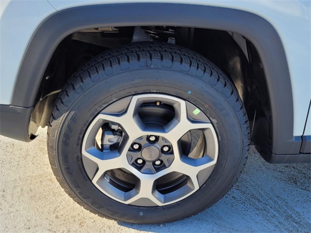 2022 Jeep Compass - $36,754