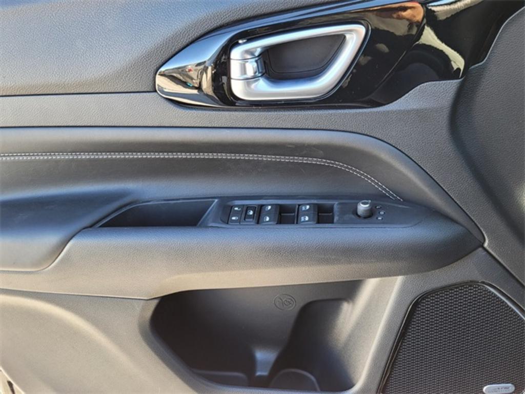 2022 Jeep Compass - $35,956