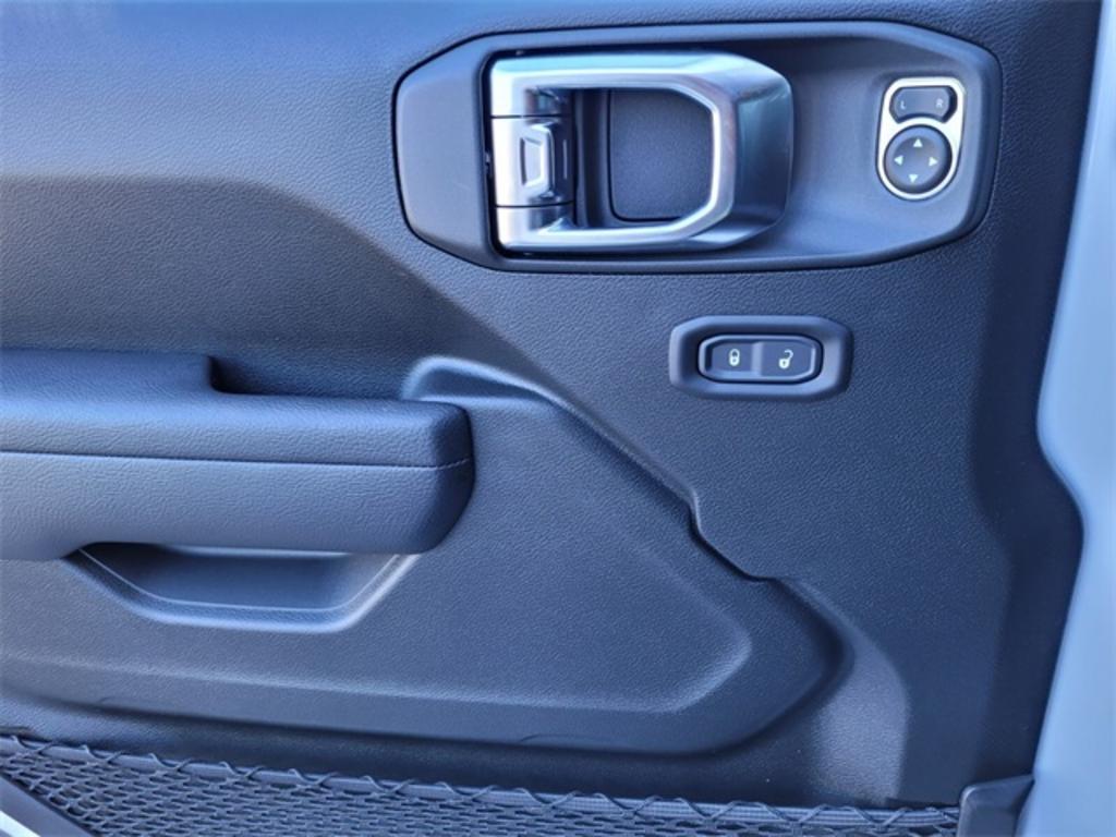 2023 Jeep Wrangler Sport photo
