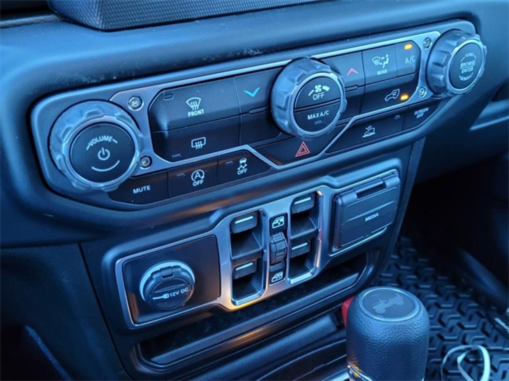 2023 Jeep Wrangler Sport photo