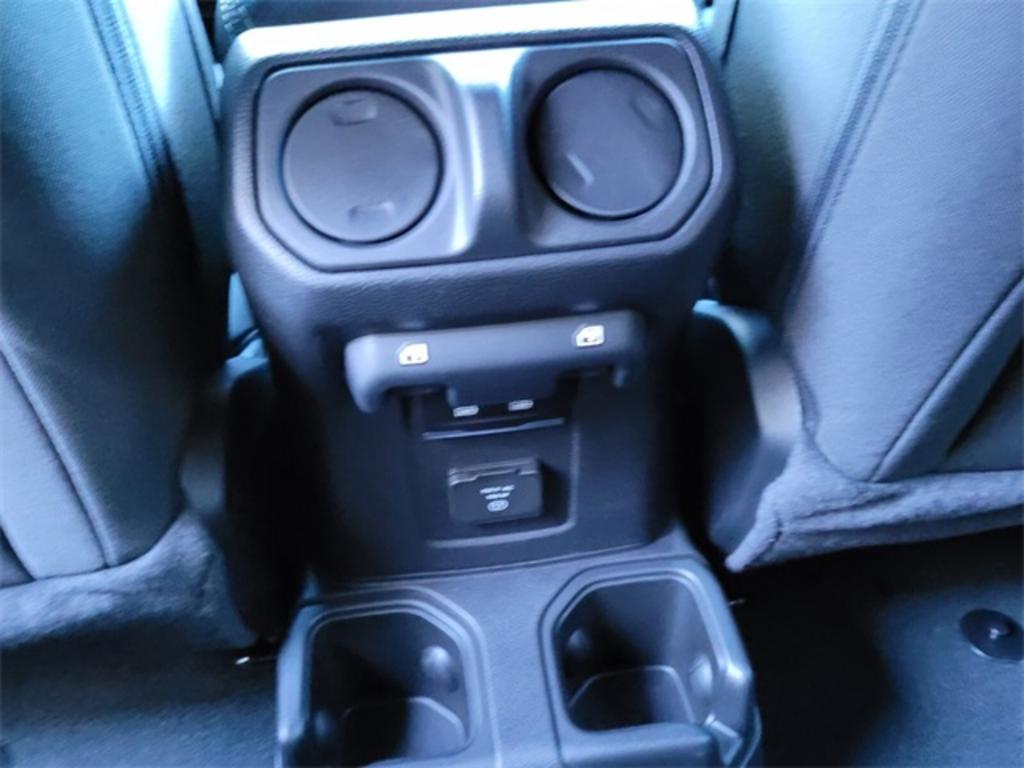 2023 Jeep Wrangler Sahara photo