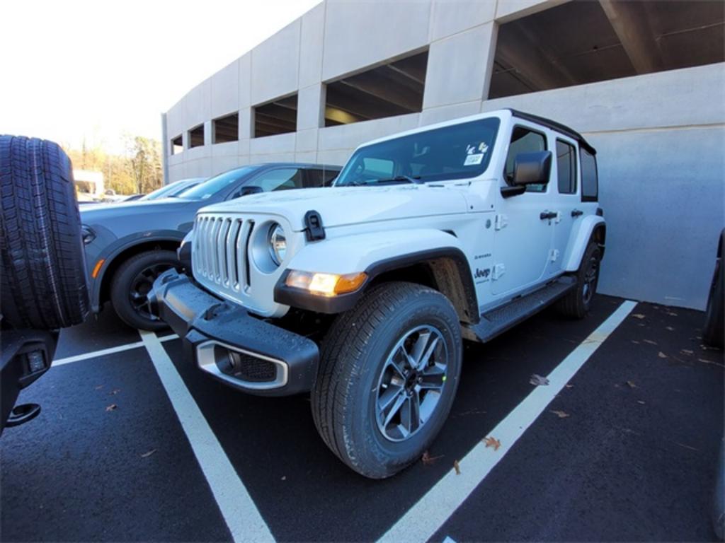 2023 Jeep Wrangler Sahara photo