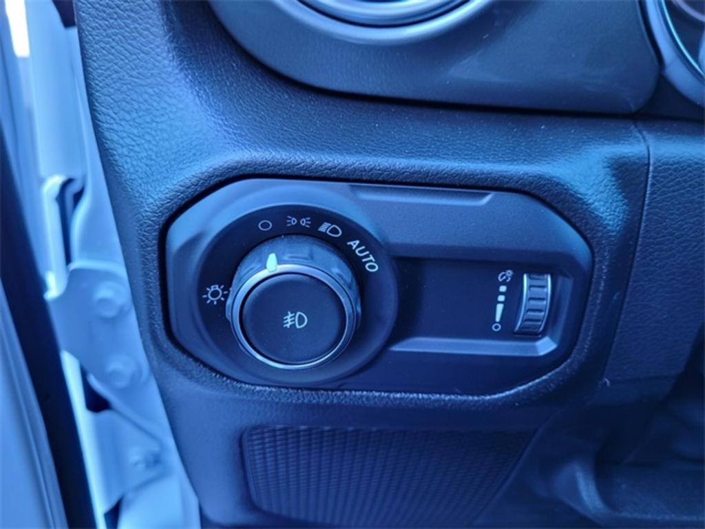 2023 Jeep Wrangler Sahara photo