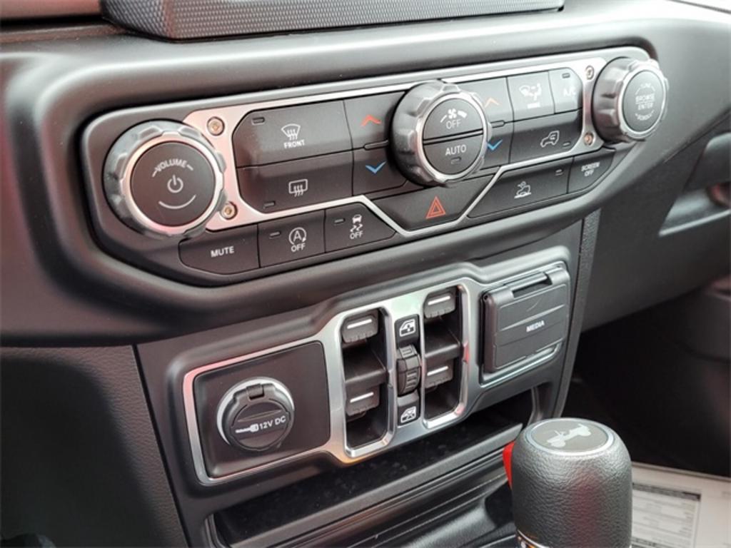 2023 Jeep Wrangler Sport photo
