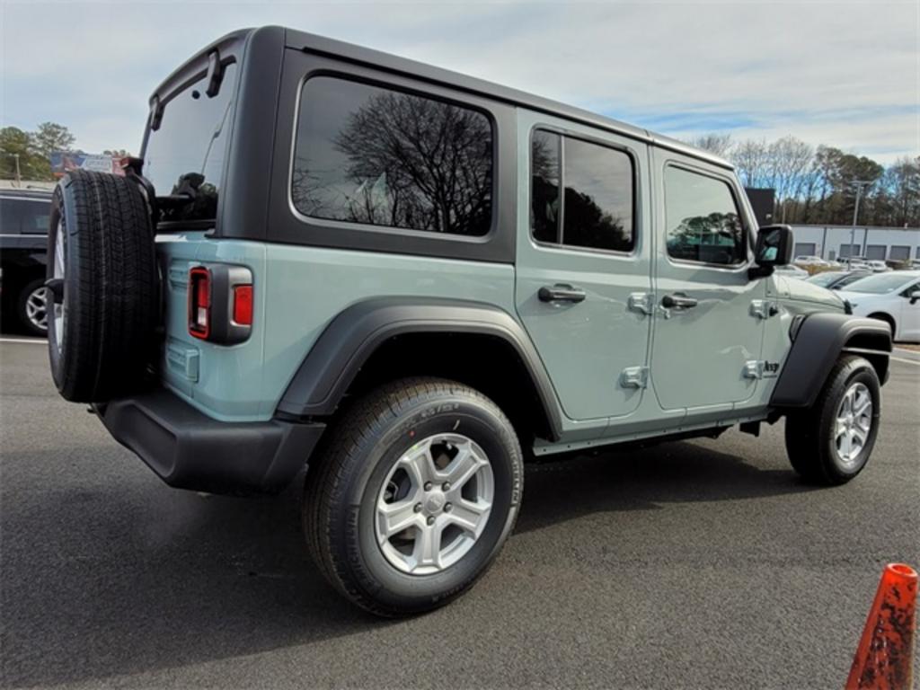 2023 Jeep Wrangler - $47,292