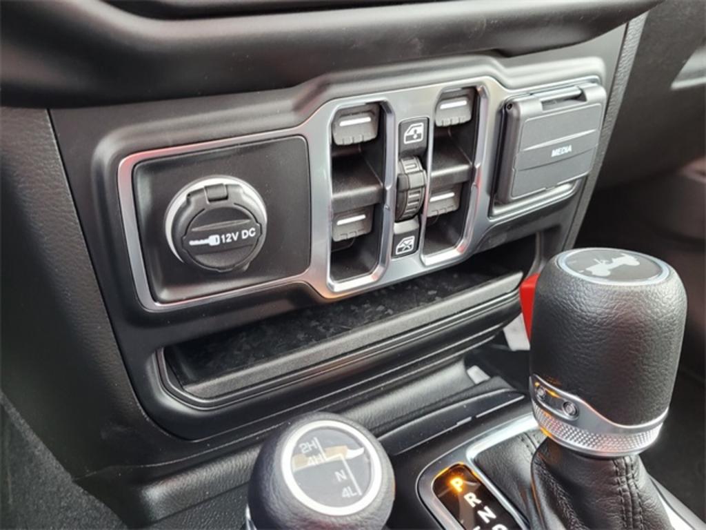 2023 Jeep Wrangler Sport photo