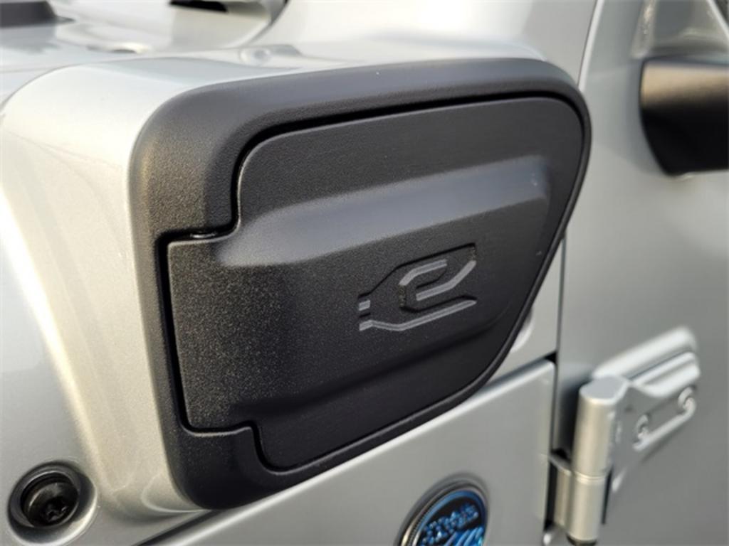 2023 Jeep Wrangler Rubicon 4xe photo