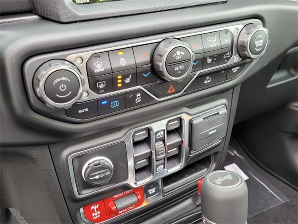 2023 Jeep Wrangler Rubicon 4xe photo