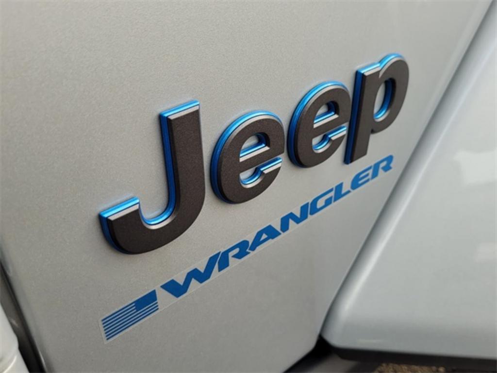 2023 Jeep Wrangler Rubicon 4xe photo