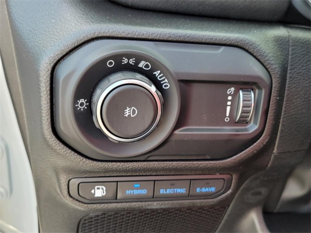2023 Jeep Wrangler Sahara 4xe photo
