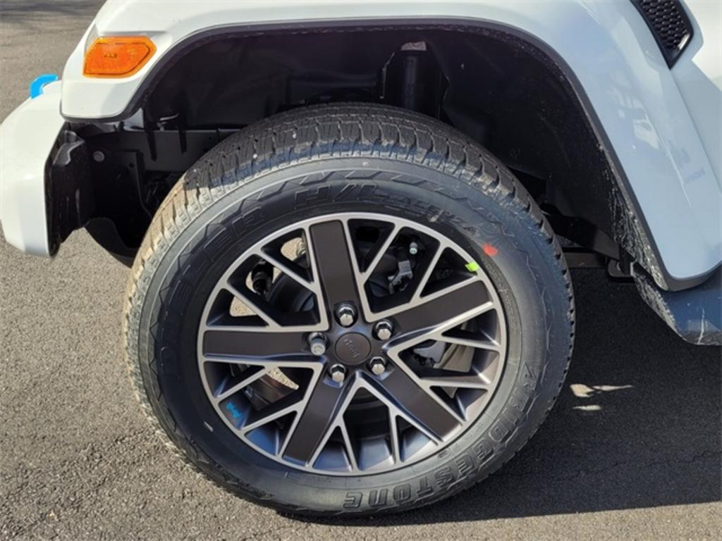 2023 Jeep Wrangler Sahara 4xe photo