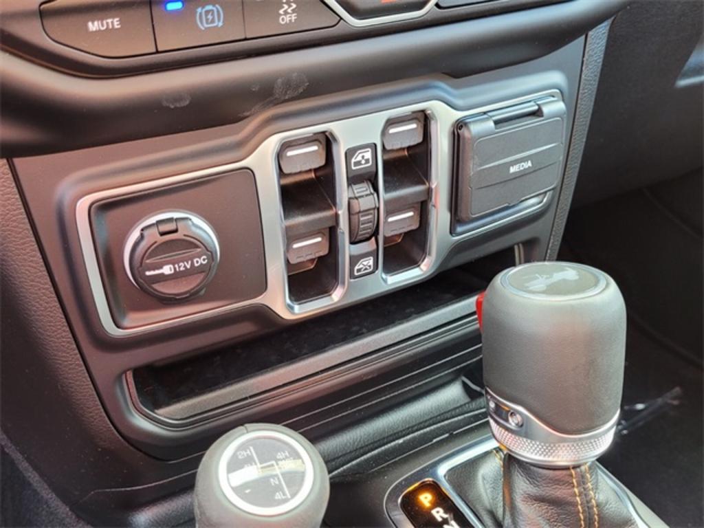 2023 Jeep Wrangler Sahara 4xe photo