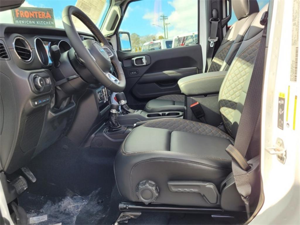 2023 Jeep Wrangler Sahara 4xe photo
