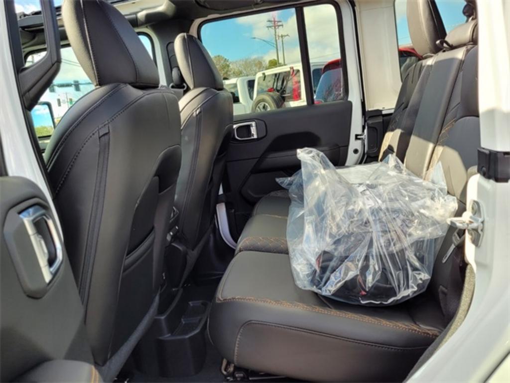 2023 Jeep Wrangler Sahara 4xe photo