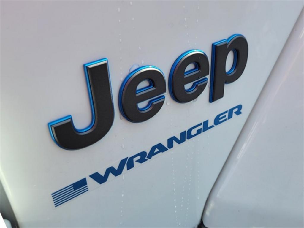 2023 Jeep Wrangler Sahara 4xe photo